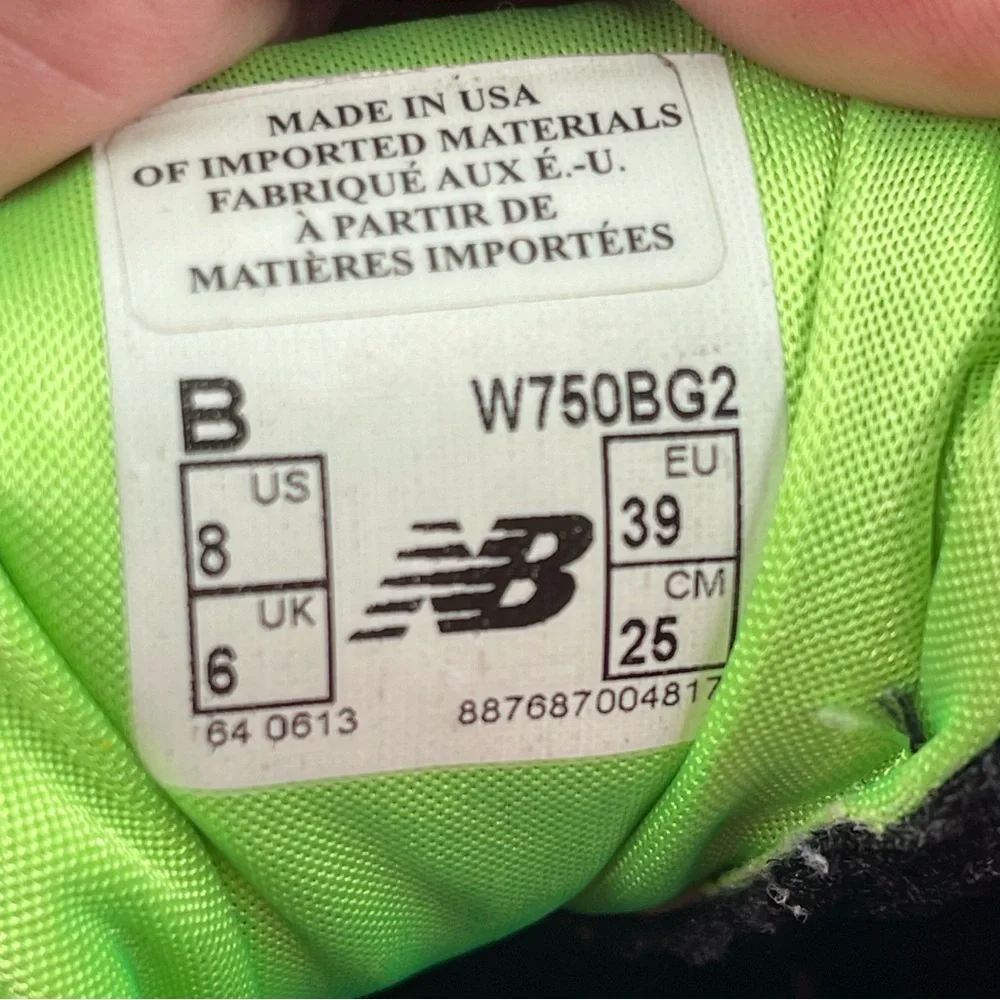 New Balance Women’s 750v2 Black Pink Low Top Lace-Up Running Shoes - Size 8